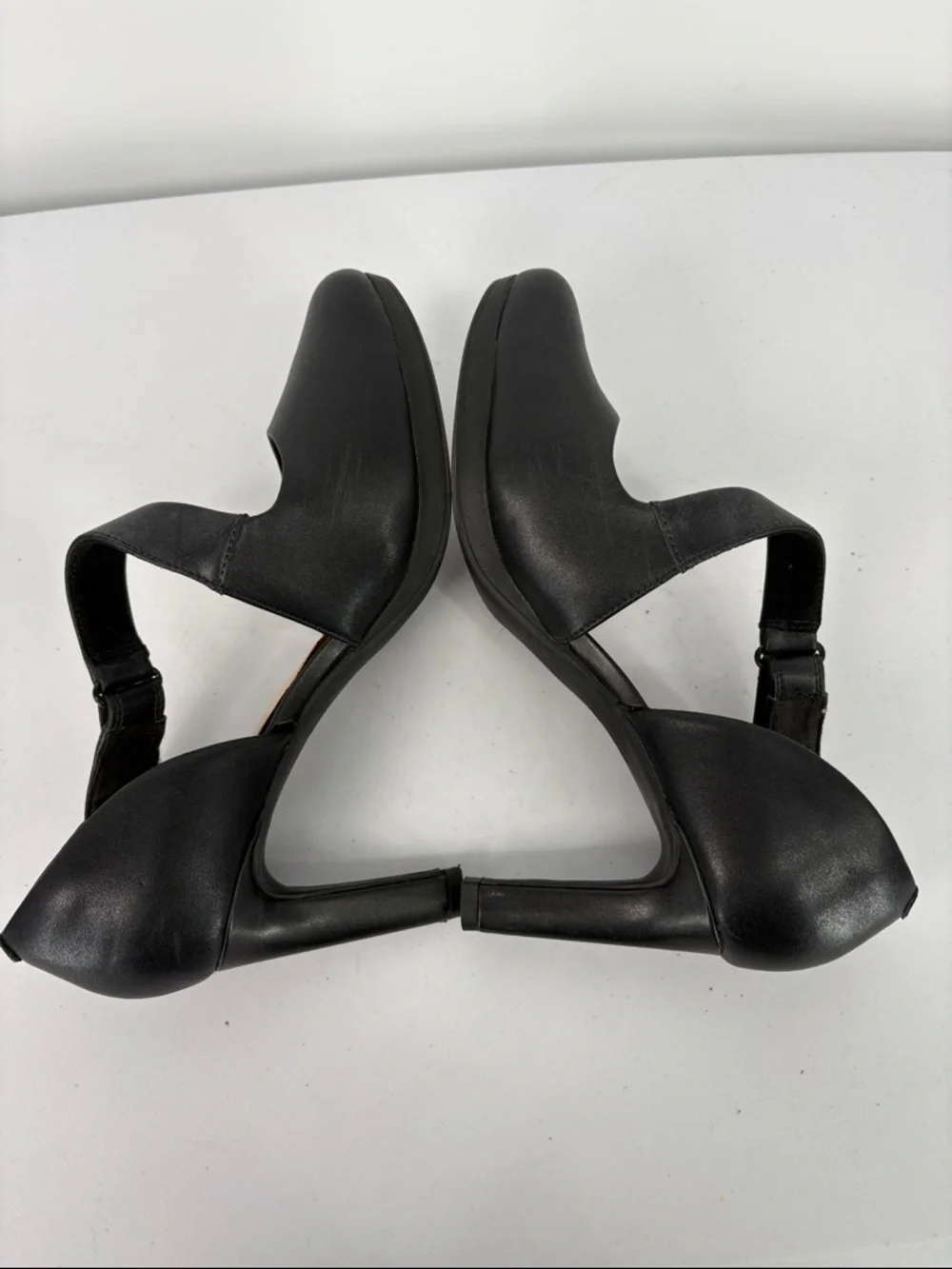 🦊 Clarks Black Mary Jane Heel Pumps with  Strap - Picture 8 of 9